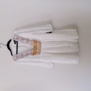 Lulu’s white embroidered V neck dress size medium